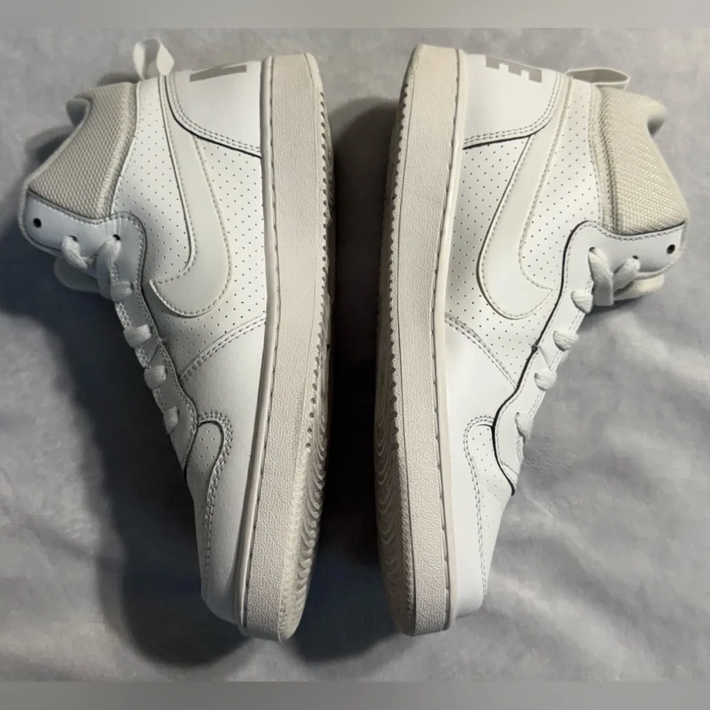 Nike Court Boroughs Mid Grade School White Sneakers Running Shoes Size 6Y - Picture 10 of 10